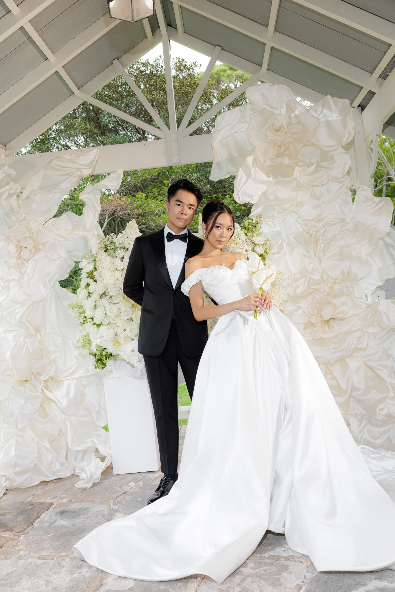 Giant Silk Art wedding floral installation — project image 2