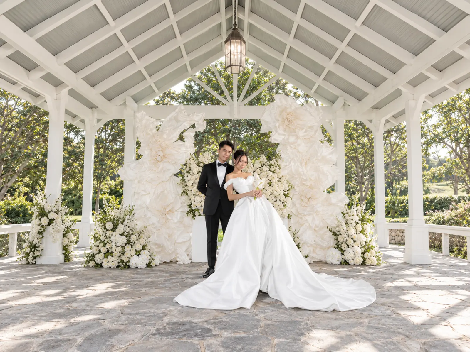 Ivory Rhapsody sculptural installation — Ceremony Setting